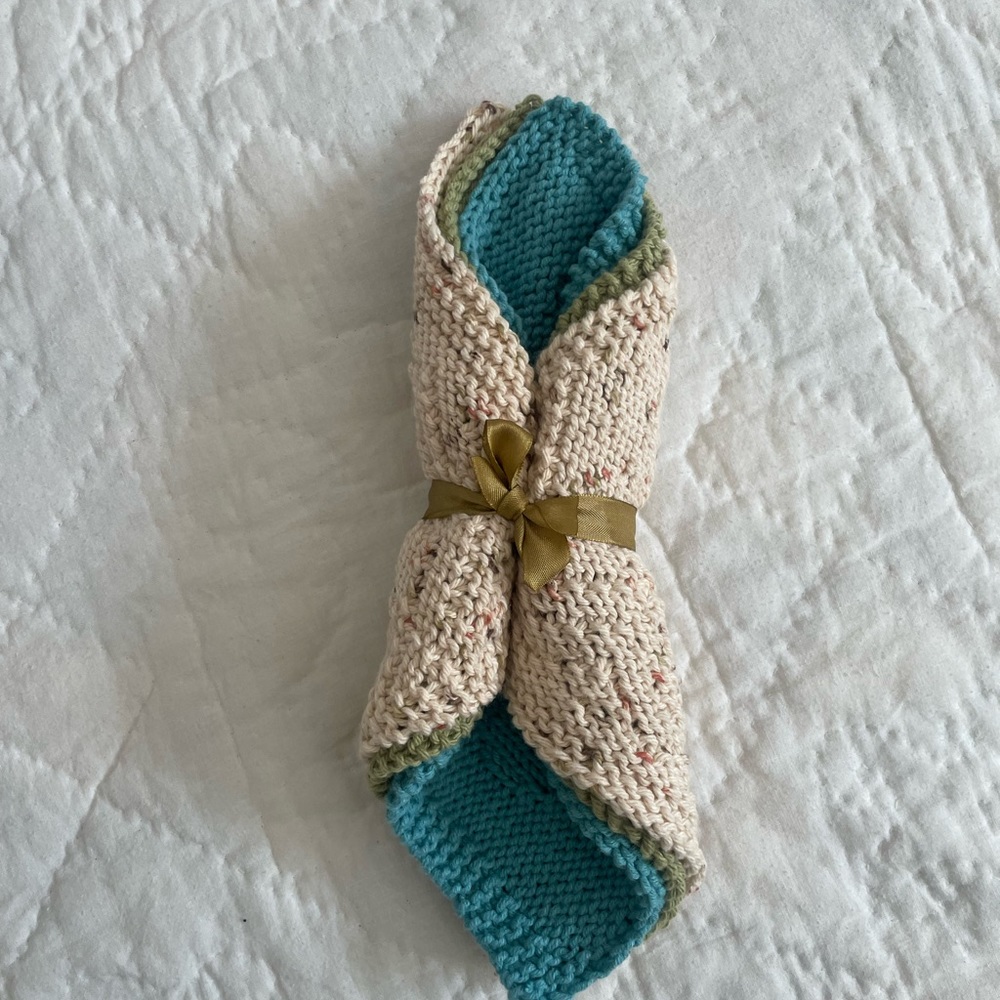 Set of three hand knit dishcloths/washcloths. - Picture 6 of 6